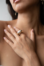 Load image into Gallery viewer, Helmi
