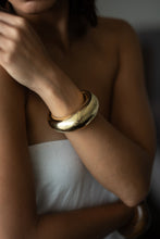 Load image into Gallery viewer, Bombé
